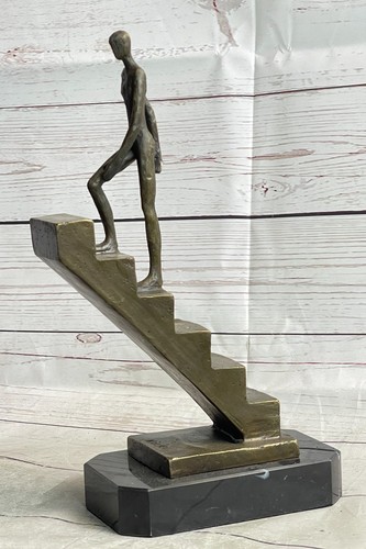 Sculpture bronze mario - en,