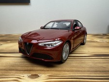 Bburago 1/24 - Alfa Romeo Giulia 2016 Red 1:24 - BU21080R - [Neuf]