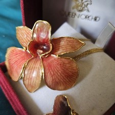 Pendentif Broche Vintage Orchidée Naturalisée Dorée Or 24 Carats Queen Orchid