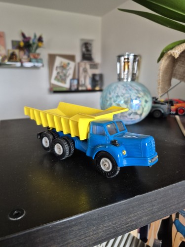 Voiture miniature vintage