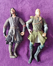 Lot de 2 grandes figurines du seigneur des anneaux : Aragorn et Legolas 28 cm