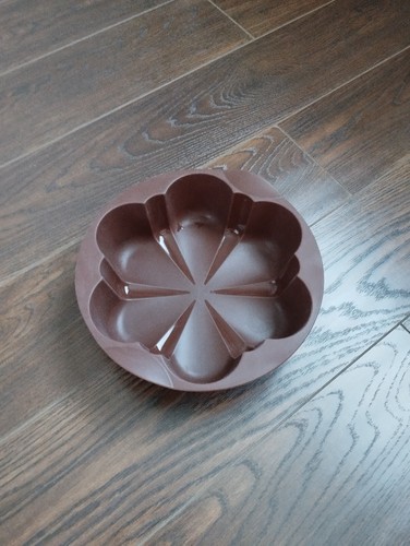 Moule fleur tupperware marron - moule,