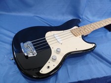 Guitare basse électrique