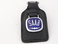 PORTE CLÉS ANCIEN ÉMAILLÉ - AUTOMOBILE - SAAB - F&S