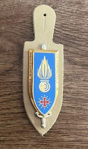 Insigne militaire n586 école - n586,