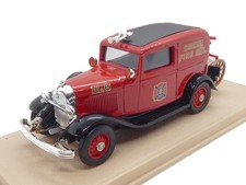 Ford V8 Tudor 1932 Pompiers