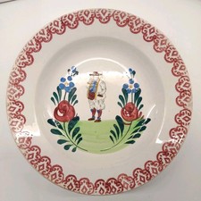 Ancien Plat Creux Saint Amand et Hamage Décor de Breton à la Pipe et Fleurs 26cm