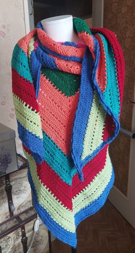 Châle crocheté main