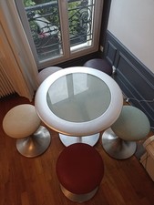 Table ronde et tabourets années 70