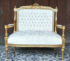 CANAPÉ 2 PLACES DORÉ À LA FEUILLE D'OR TISSUES LUXUEUX D'UN CHÂTEAU