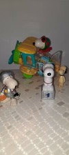 Lot de 4 figurines ( dont 1