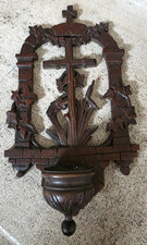 Ancien bénitier en bois