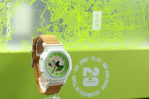Boîte comme neuve montre à - neuve],