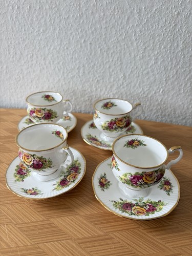 Tasses avec soucoupes - tasses,