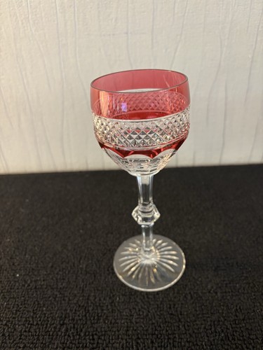 Verre roemer rouge modèle