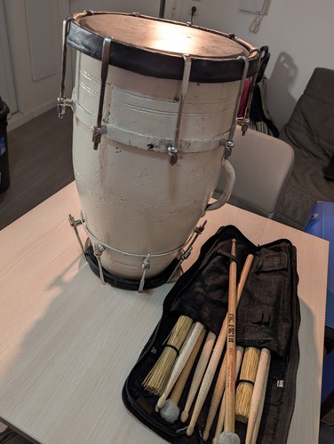 congas