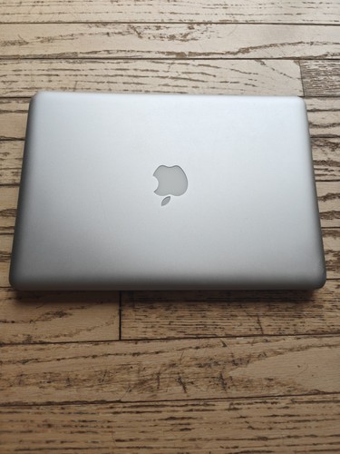 Apple macbook pro late - 13",