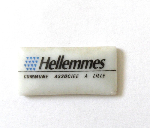 Pin porcelaine hellemmes - pin's,