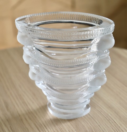 Lalique vase modèle saint - lalique,