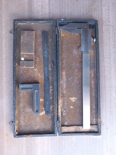 Boite bois avec pied a - -boite,