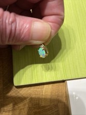 Très Jolie pendentif Or 10 Carats opale Irisé