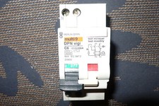 DISJONCTEUR DIFFERENTIEL 6A 30mA TYPE AC, MERLIN GERIN. DPN VIGI 6 AMPERES