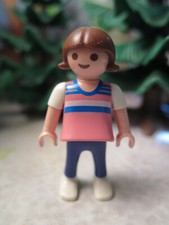 petite fille châtain enfant