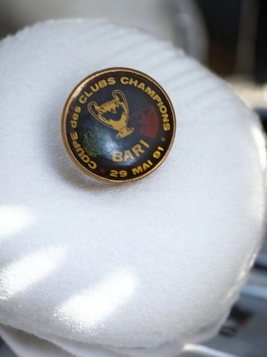 Pin coupe des - pin's, clubs