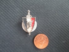 LEGION FRANCAISE des COMBATTANTS - 1940-1944 - Insigne de revers .. Epée