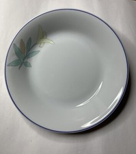 Une  Assiette Creuse De Marque Guy Degrenne