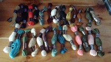 28 échevettes de laine