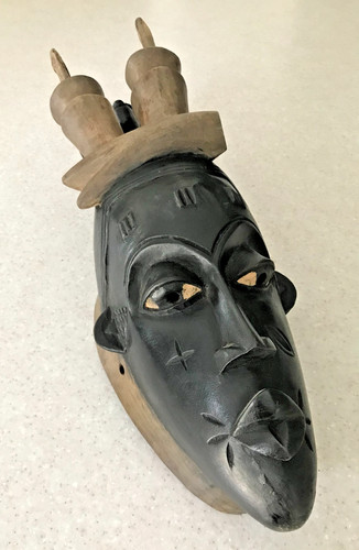 Masque ancien cote - ,