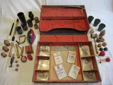 TRES ANCIENNE BOITE DE PHYSIQUE AMUSANTE ou MAGIE FIN XIXè - PLUS DE 40 OBJETS