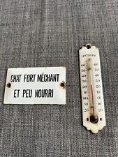 Lot PLAQUE EMAILLEE D'UTILITE Chat Fort Méchant Et Peu Nourri Et Un Thermomètre