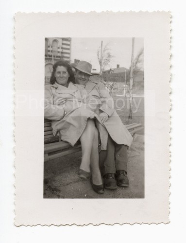 Les amoureux banc public - amoureux,