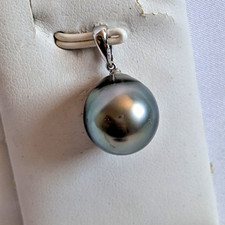 Perle de Tahiti gros diamètre +12 mm poire, beau lustre, sur argent 925 rhodié