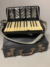 ANTIQUE ITALLIAN ACCORDIANA JR