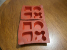 Moules à muffins différentes formes coeur rond carré marque TUPPERWARE SILICONE