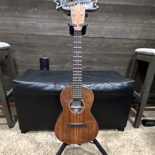Martin tke uke - tenor, acoustic