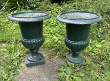 Paire de vases Médicis de propriété fonte peinte vert vasques jardin XIXème