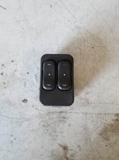 4935* COMMANDE LEVE VITRE