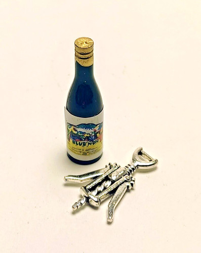 Une bouteille vin - vin, et