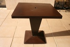 AncienneTable TOLIX modèle KUB de Xavier Pauchard - style industriel