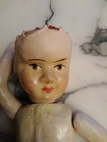 Very antique doll - very, doll/très