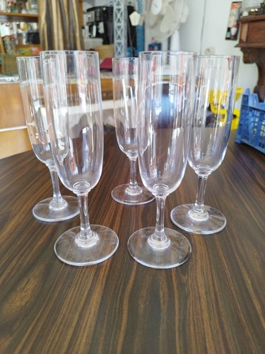 Baccarat champagne flutes - 5,