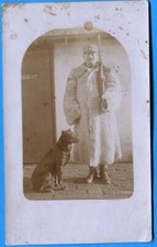 CPA PHOTO : Réserviste allemand en manteau de mouton / Guerre 14-18