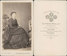 Perlat, Poitiers, Femme en