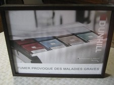 présentoir publicitaire cigarettes dunhill.