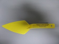 VINTAGE PLASTIC PIE/DESSERT