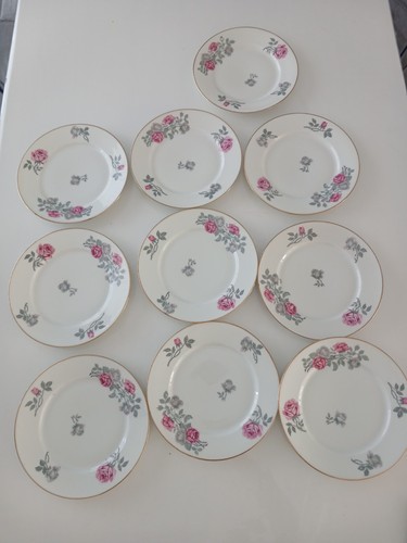 Lot assiettes à - à, dessert